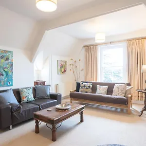 Spacious 3br Victorian Loft Flat In Cotswolds - Free Parking Cheltenham